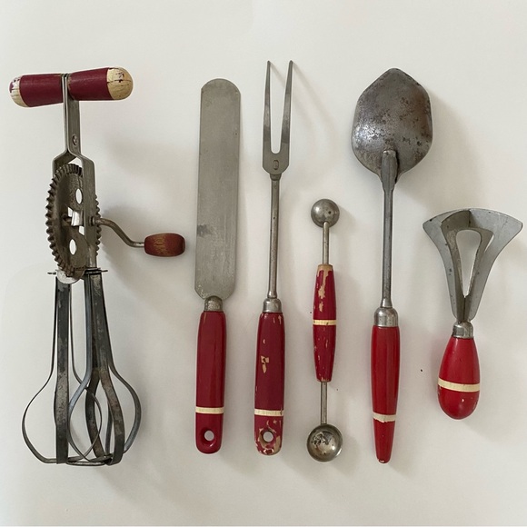 6 Vintage Red w/ Yellow Stripe Wood Handle Utensils Beater Meat Fork Melon Scoop - Picture 9 of 14